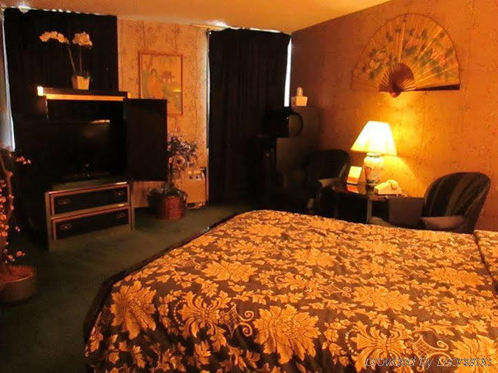 Red Carpet Inn Fanta Suites Hotel Greenwood Exteriér fotografie